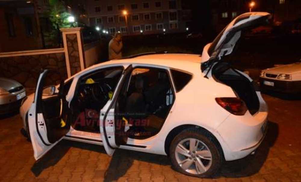 Otomobil Hırsızları Polisten Kaçamadı