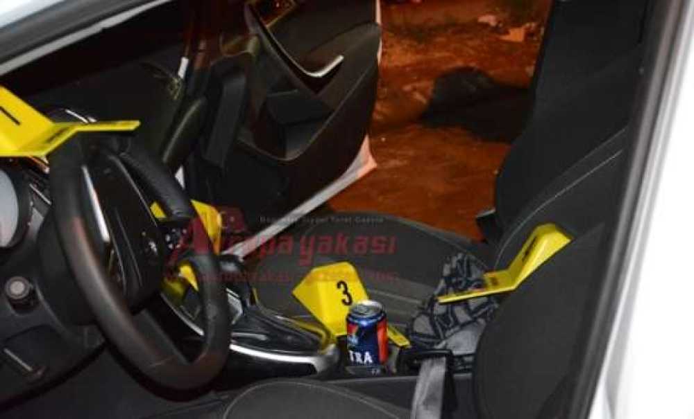 Otomobil Hırsızları Polisten Kaçamadı