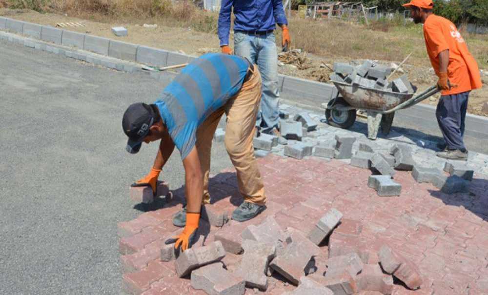 Çorlu'da Kilitli Parke Taşı Çalışmaları Sürüyor