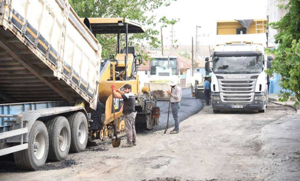 Çorlu Belediye Başkan Yardımcısı Ahmet Sarıkurt;“Çorlu'da 900 Cadde Ve Sokakta Asfaltlama Yapıldı”