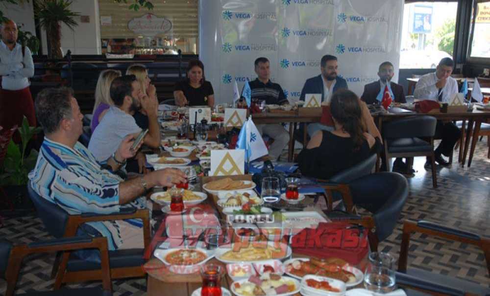 Vega Hospital Yöneticileri Basın Mensupları Ile Bir Araya Geldi