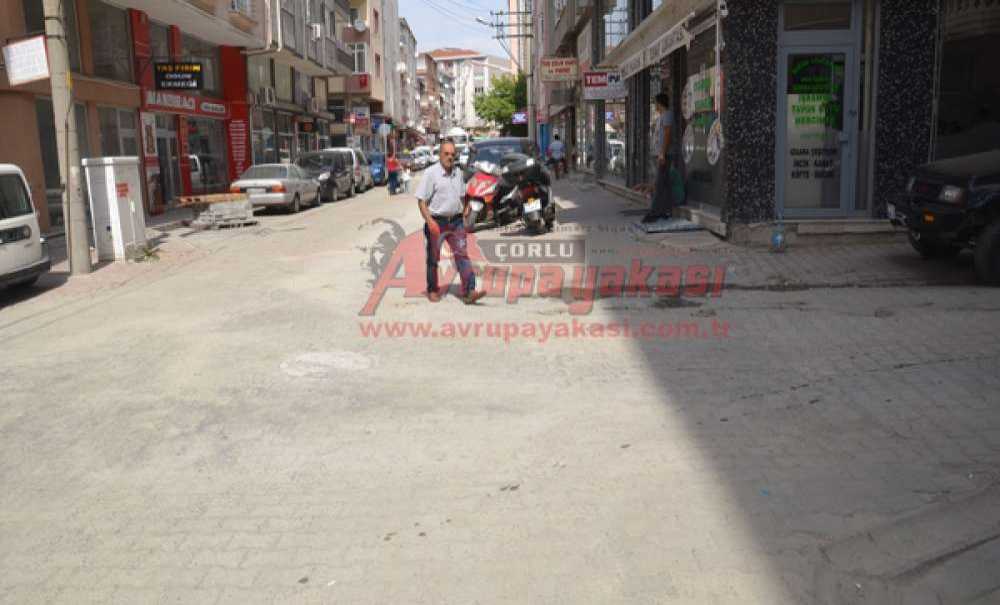 Çöken Kilit Parke Taşları Onarıldı