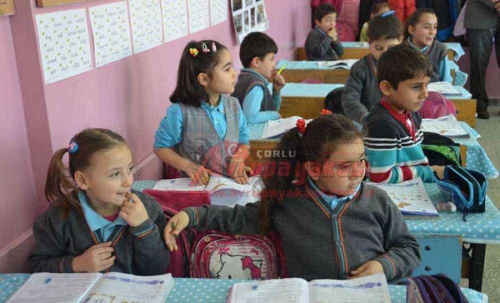 Çorlu'da 50 Bin Öğrenci Ders Başı Yapıyor