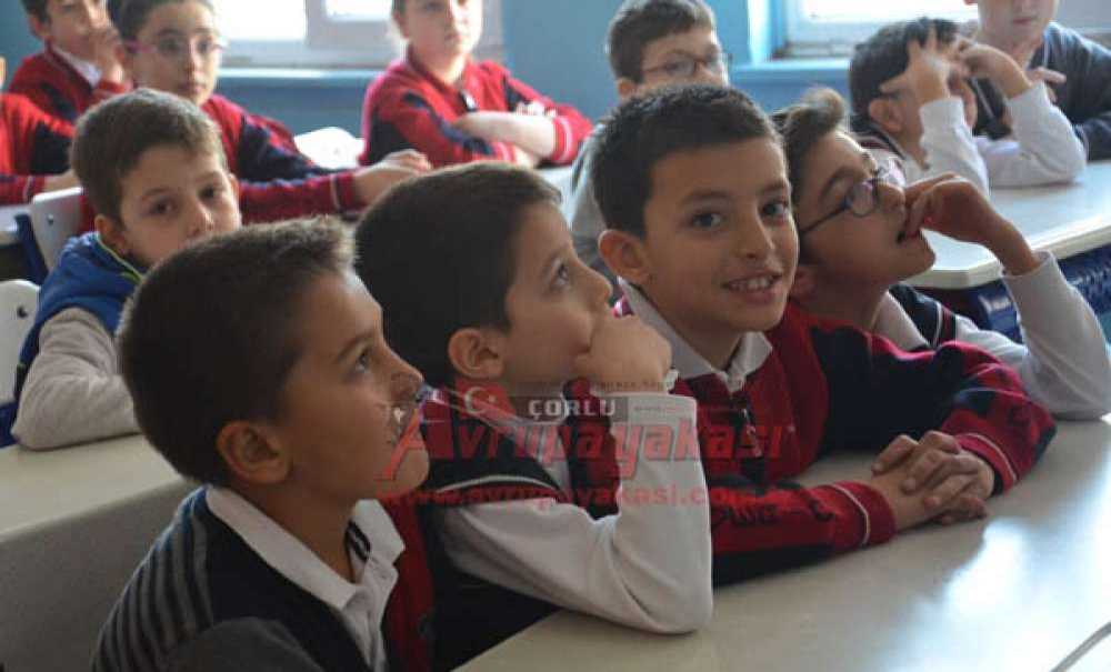 Çorlu'da 50 Bin Öğrenci Ders Başı Yapıyor