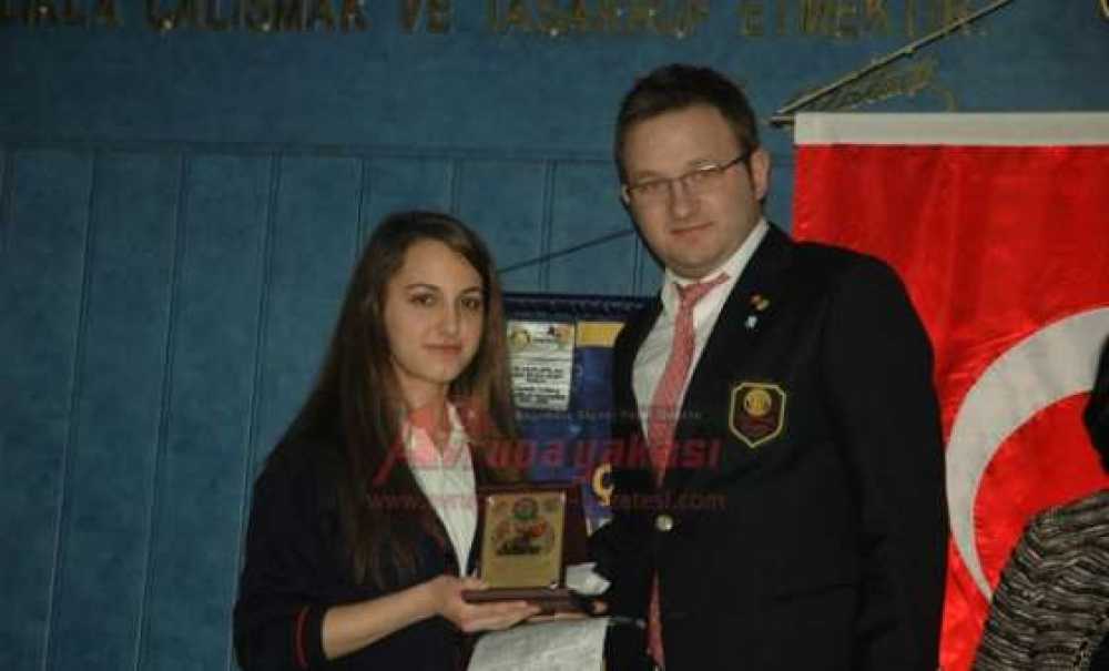 Rotary Kulübü`nden Yarışmada Derece Alan Öğrencilere Ödül