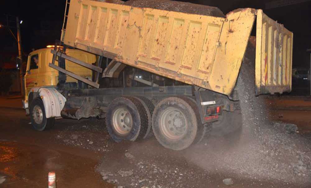 Kumyol Caddesi'ne Malzeme Serimi Yapıldı