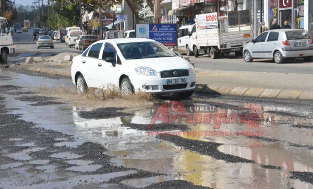 Su Borusunu Bir Kez Daha Patlattılar
