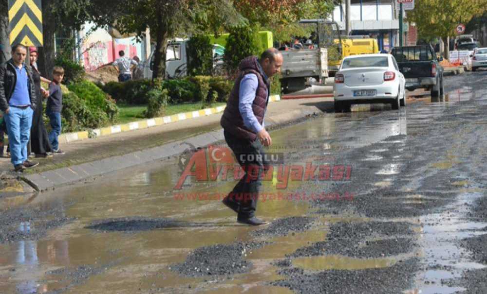 Su Borusunu Bir Kez Daha Patlattılar