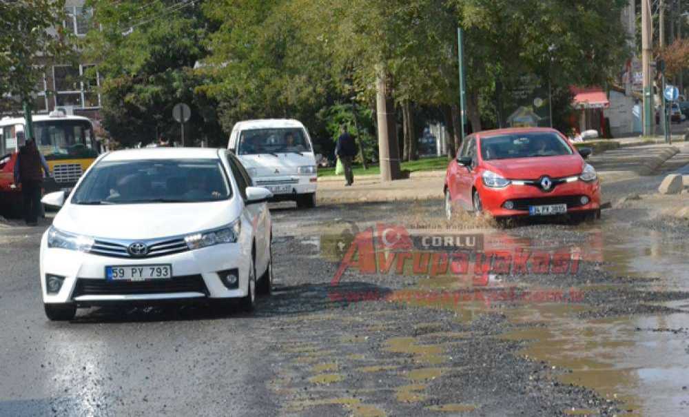 Su Borusunu Bir Kez Daha Patlattılar