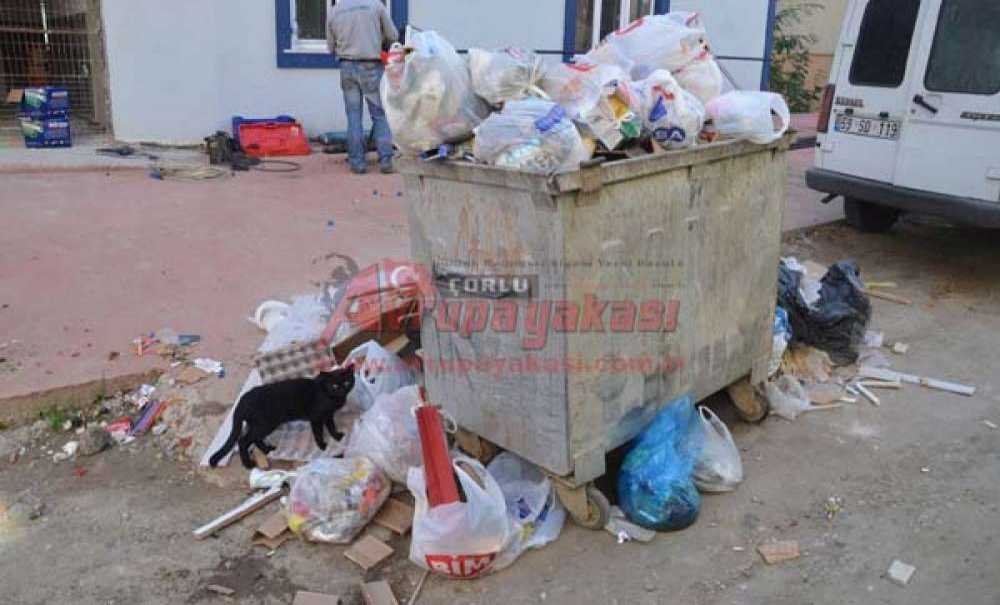 Toplanmayan Çöpler Tepki Çekiyor