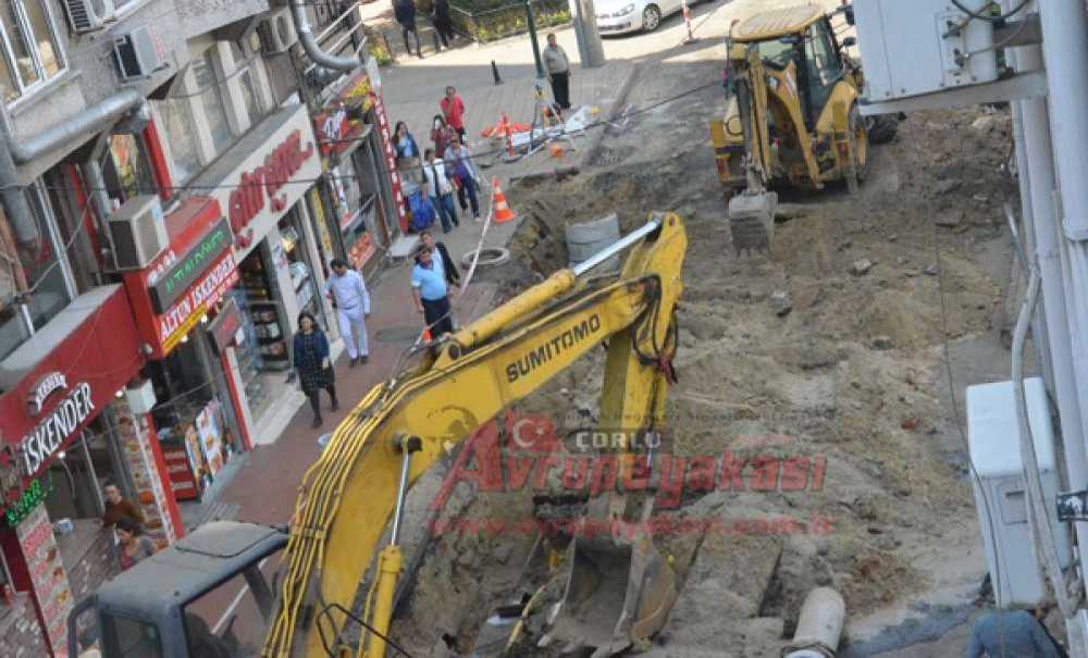 Kumyol Caddesi Yeniden Kazılıyor