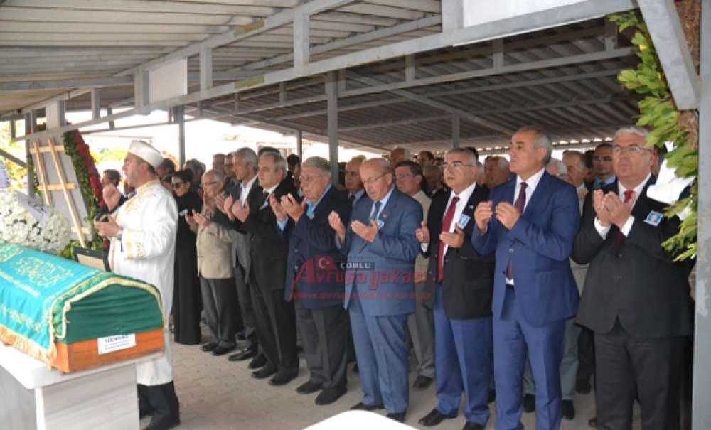 Suad Dayanıklı Toprağa Verildi