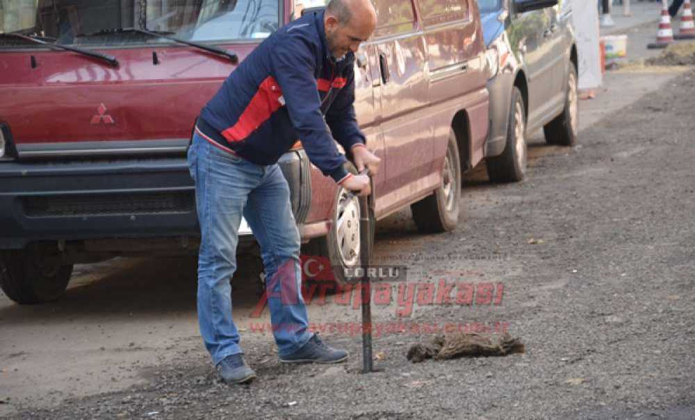 Şinasi Kurşun Caddesi'nde Abone Bağlantıları Yapılıyor