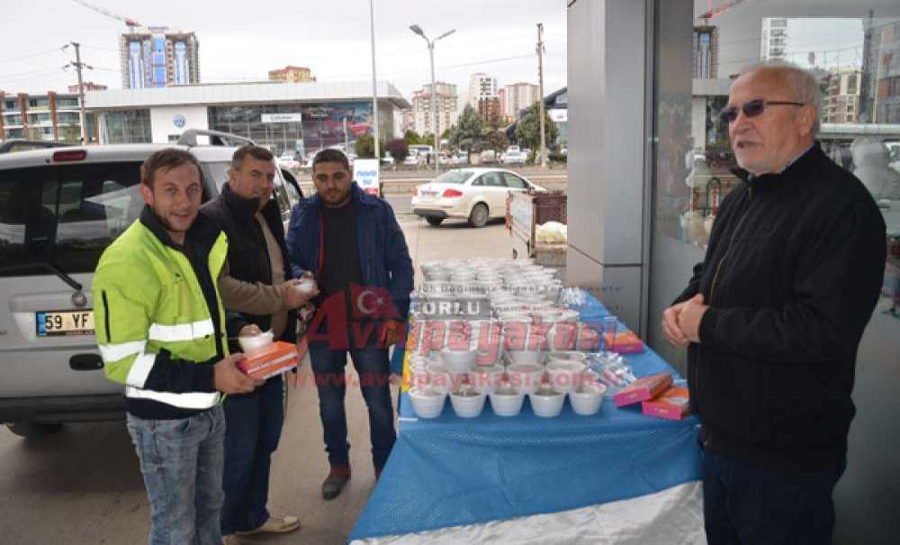 Sanayi Sitesinden Sürücülere Aşure İkramı