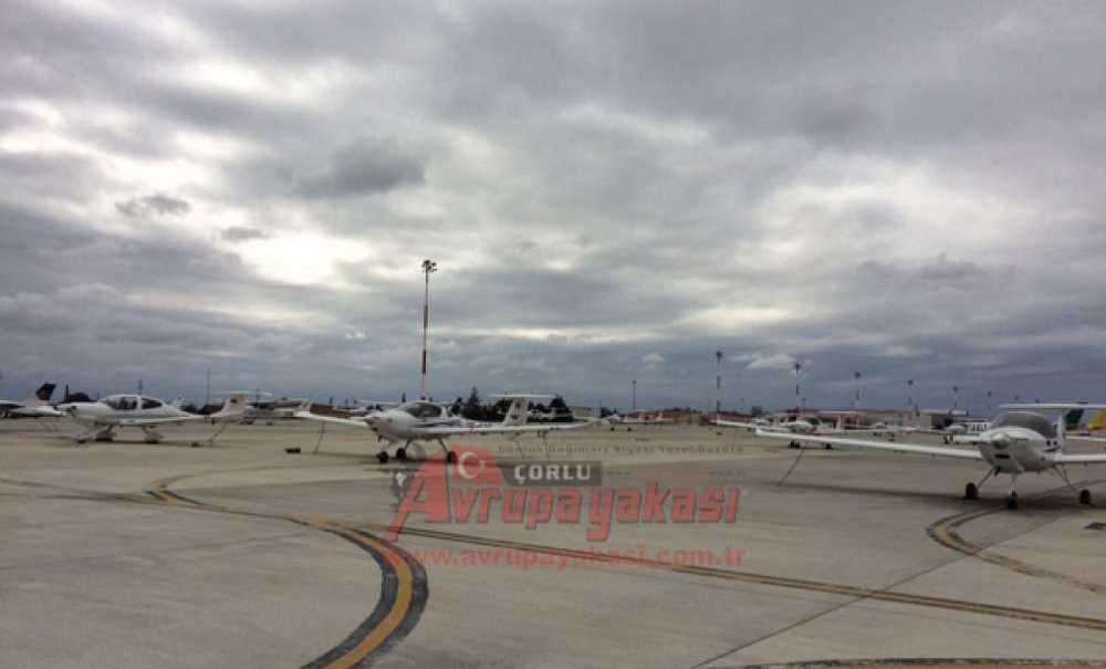 Çorlu'daki Eğitim Uçuşlarına Fırtına Engeli