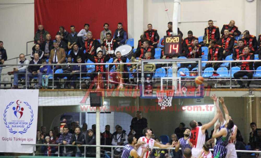 Çbsk Son Saniye Basketiyle Güldü