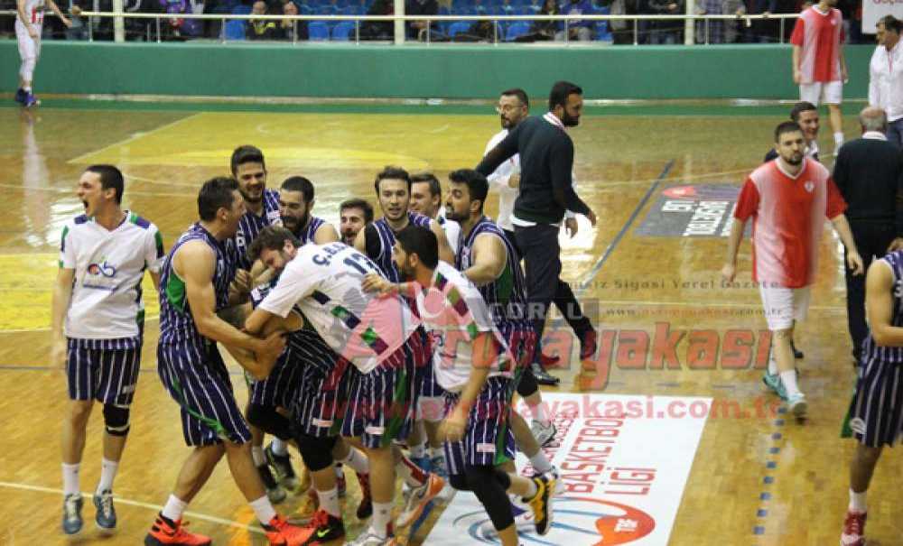 Çbsk Son Saniye Basketiyle Güldü