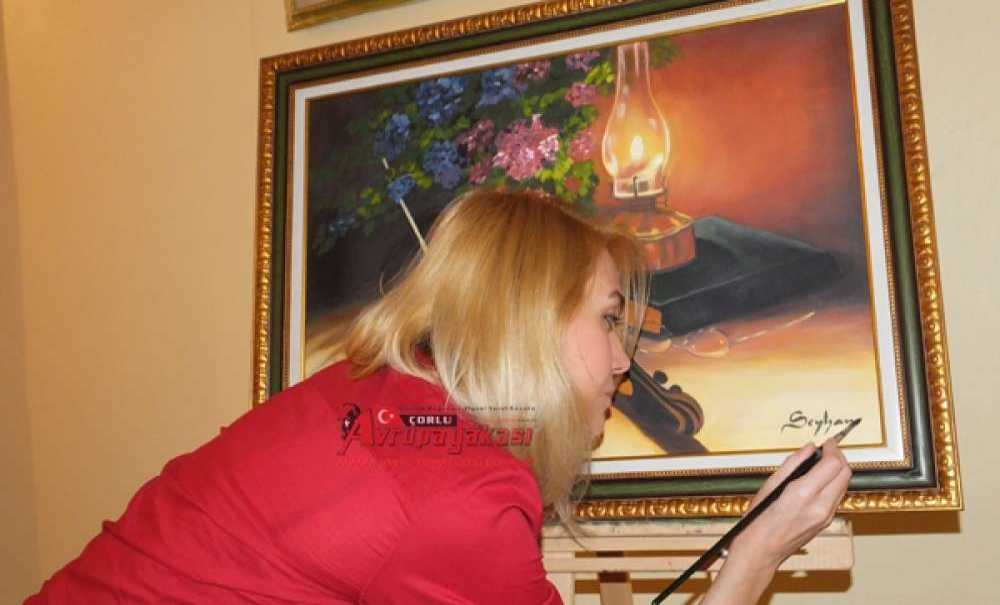 Ev Hanımlığından Resim Sergisine