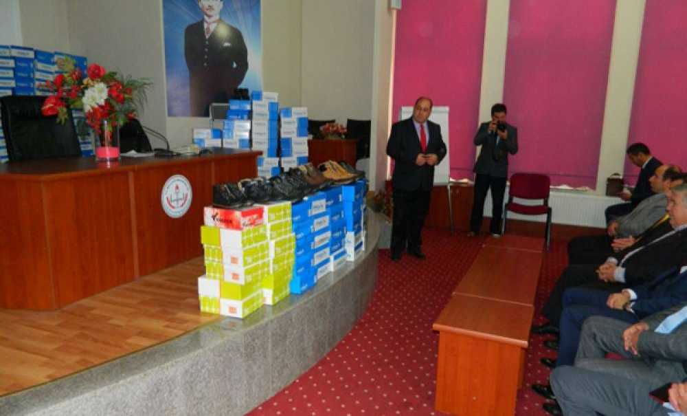 Çorlu Tso'dan İhtiyaç Sahibi Öğrencilere Ayakkabı Yardımı