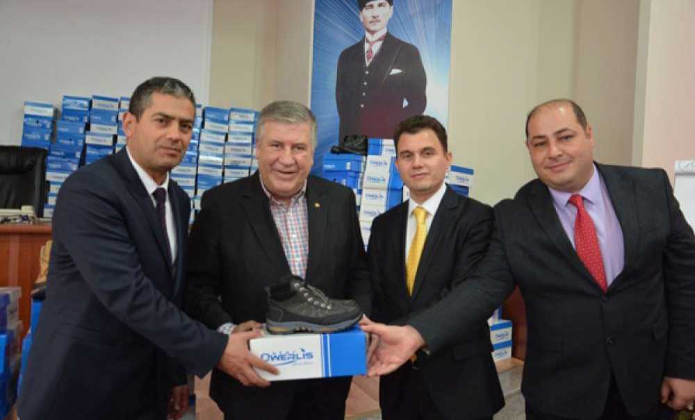 Çorlu Tso'dan İhtiyaç Sahibi Öğrencilere Ayakkabı Yardımı