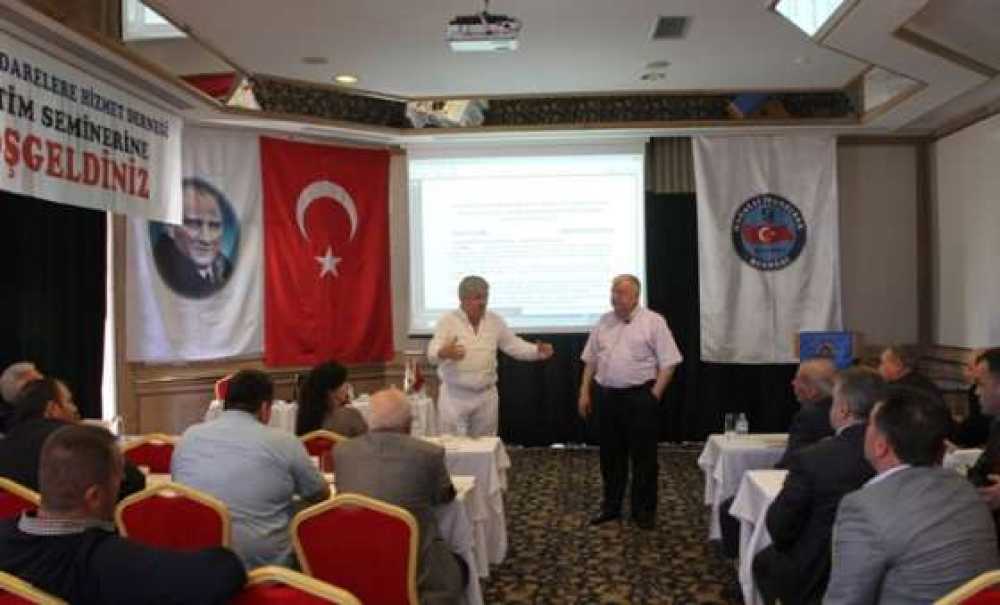 Muhtarlara Büyükşehir Yasası Seminerde Anlatıldı