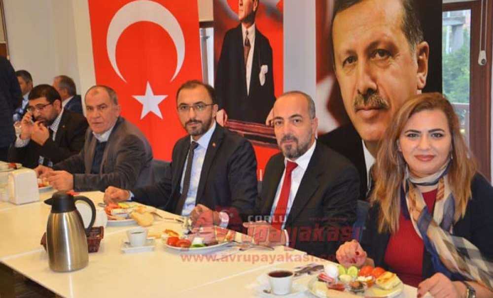 Ak Partiden Mahalle Teşkilatları Toplantısı