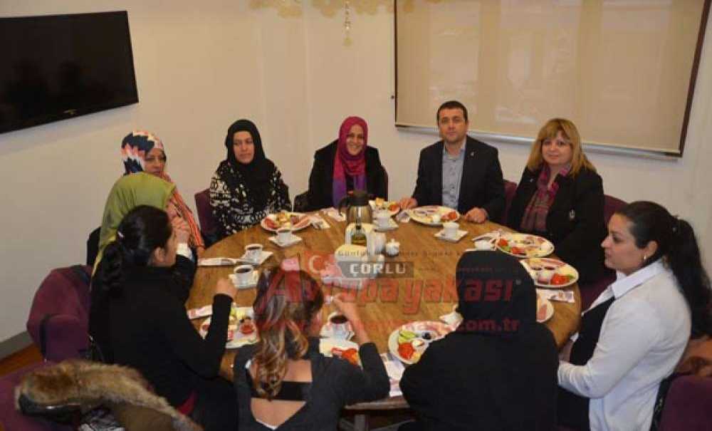 Ak Partiden Mahalle Teşkilatları Toplantısı