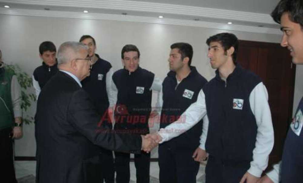 Şampiyon Sporculardan Başkan Baysan`a Ziyaret
