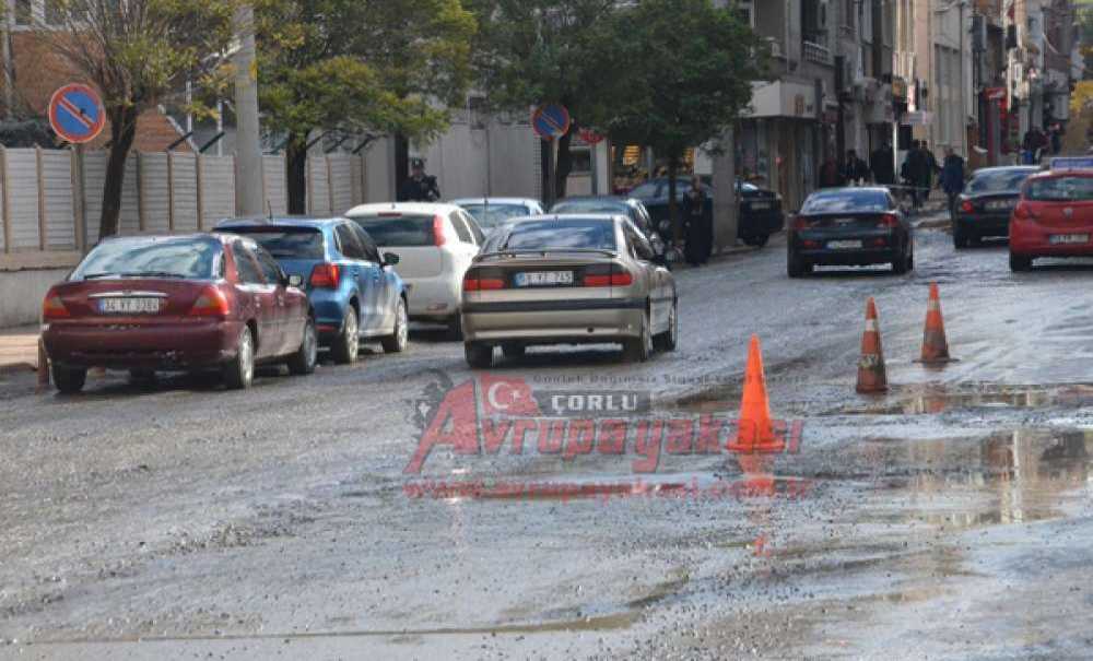 Kumyol'du Çamur Yol Oldu