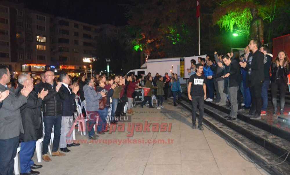 Chp'li Gençlerden Atatürk'e Saygı Nöbeti