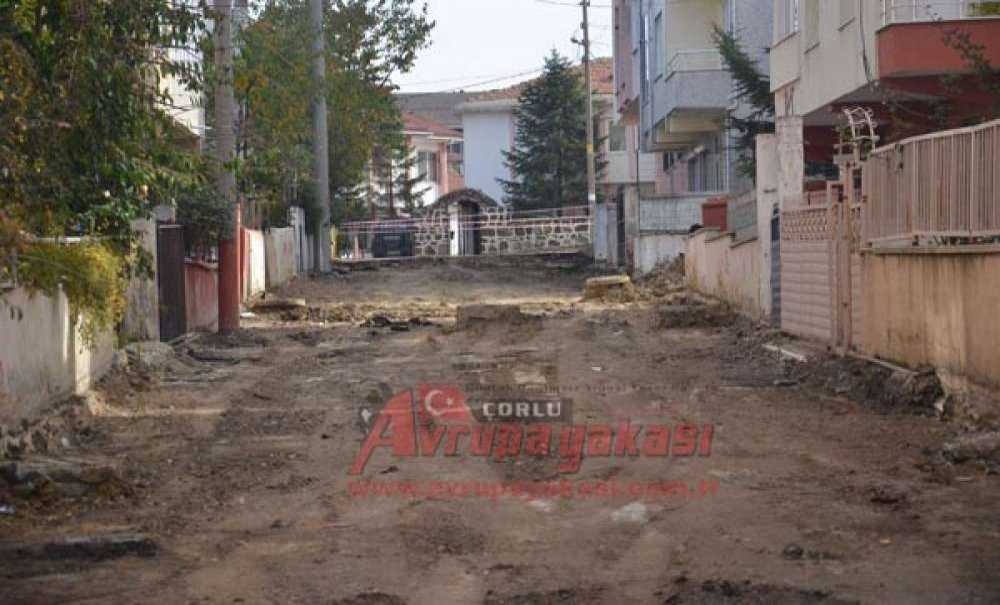 Bahçelievler'de Altyapı Çalışmaları Sürüyor