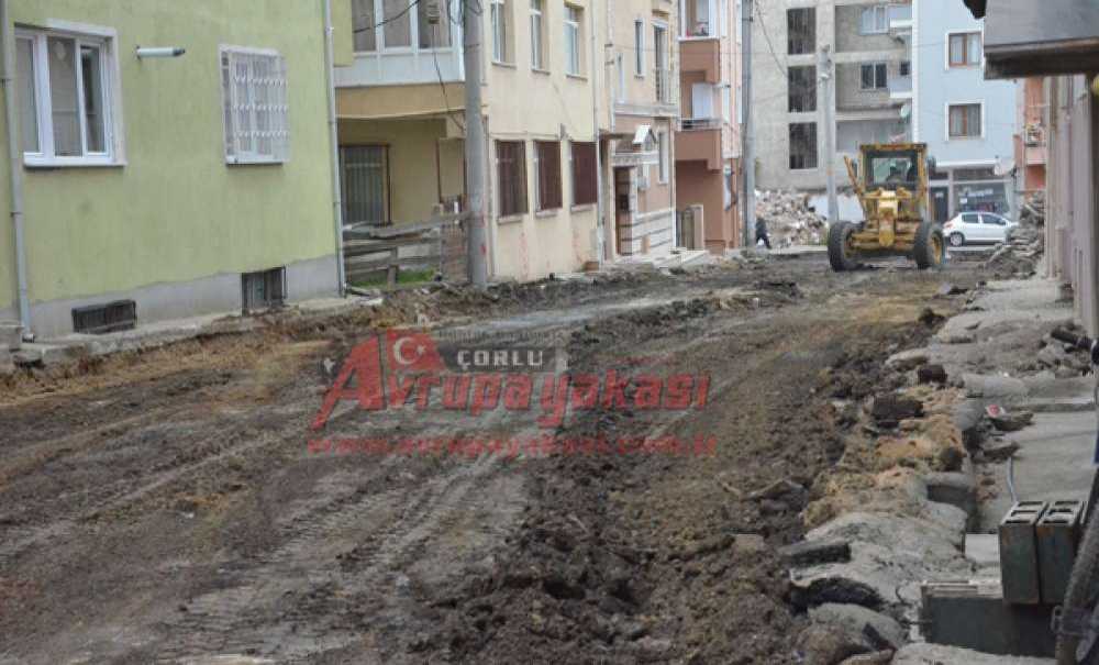 Mavilibahçe Ve Bahçelievler De Asfaltlama Çalışmaları Başladı