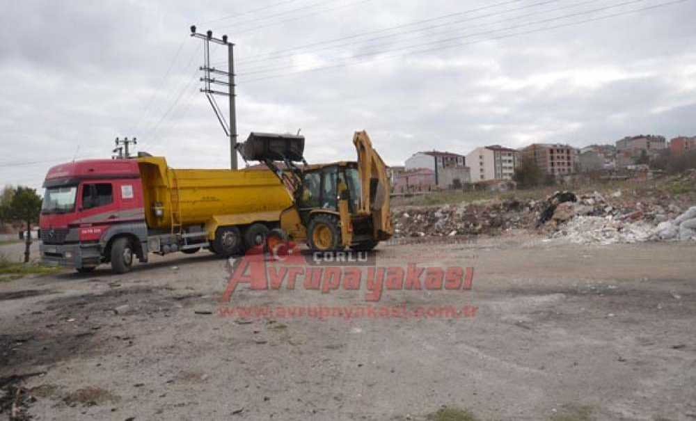Çöp Ve Hafriyat Tepeleri Kaldırıldı