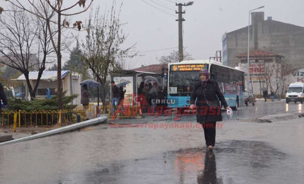 Yağmur Hayatı Felce Uğrattı