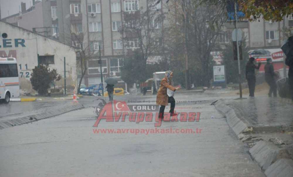 Yağmur Hayatı Felce Uğrattı