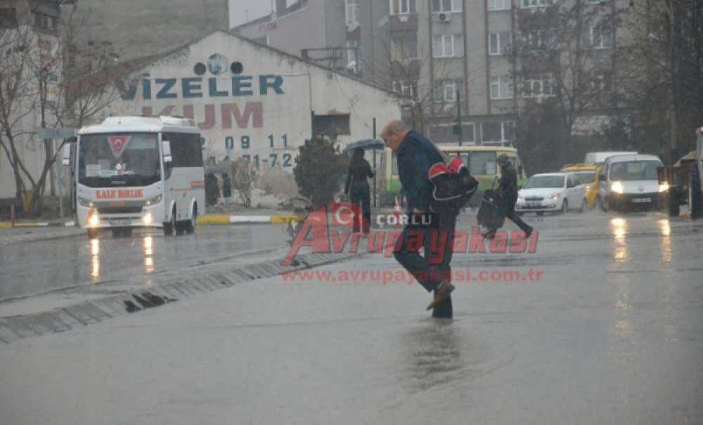 Yağmur Hayatı Felce Uğrattı