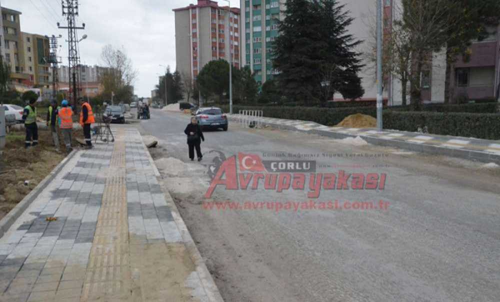 Okullar Bölgesinde Kaldırım Çalışması Başlatıldı