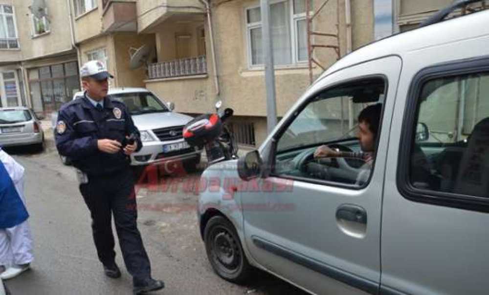 Mandıracı Caddesi'nde 1 Saatte 17 Araca Ceza