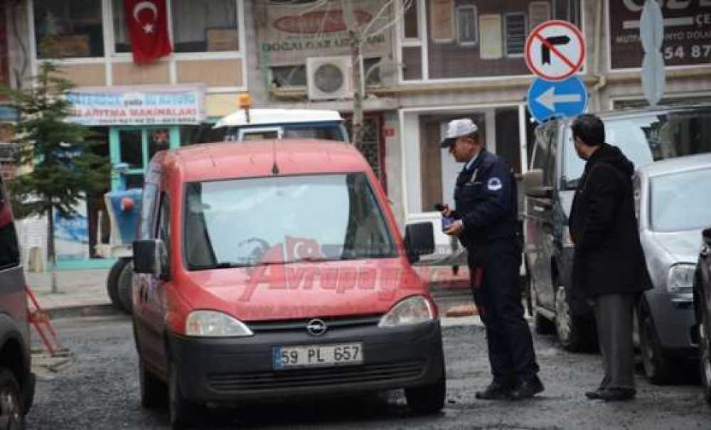 Mandıracı Caddesi'nde 1 Saatte 17 Araca Ceza
