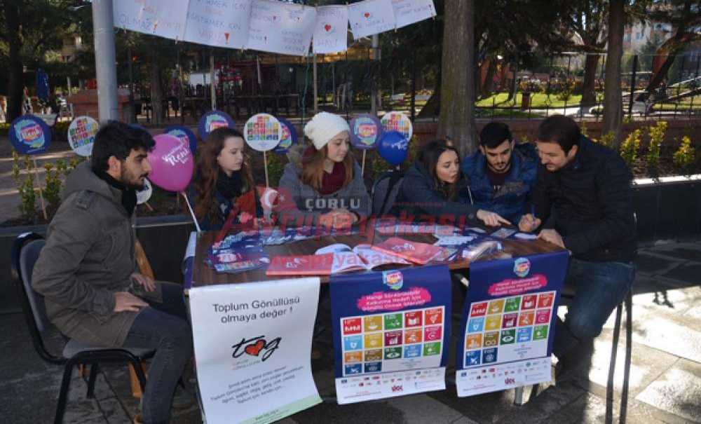 Toplum Gönüllülerinden Tanıtım Standı