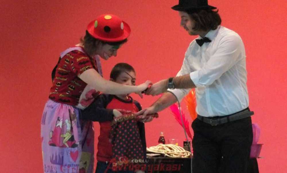 Ak Partili Gençlerden Özel Çocuklara Özel Etkinlik