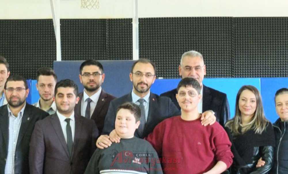 Ak Partili Gençlerden Özel Çocuklara Özel Etkinlik