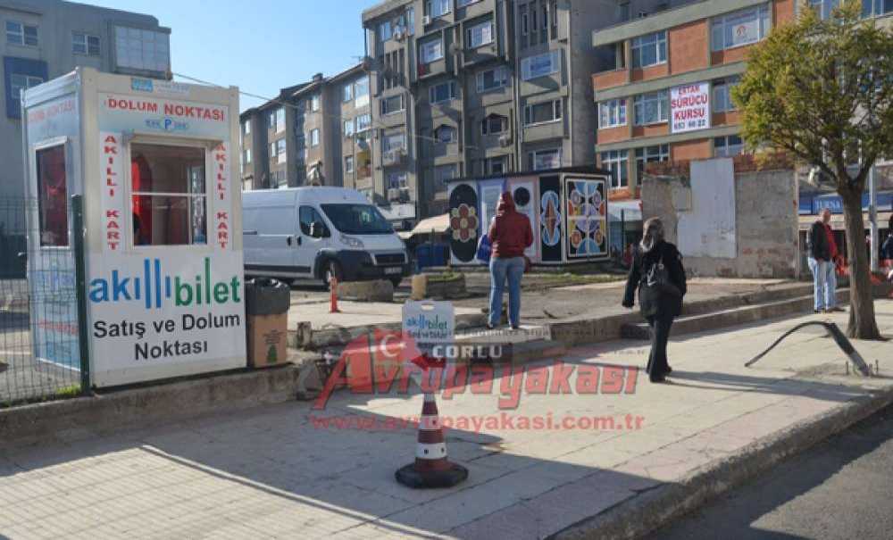 Otopark Üzerindeki Dükkanlar Yıkıldı