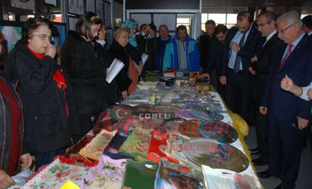 Toplum Ruh Sağlığı Merkezi Hastalarından El Emeği Sergisi