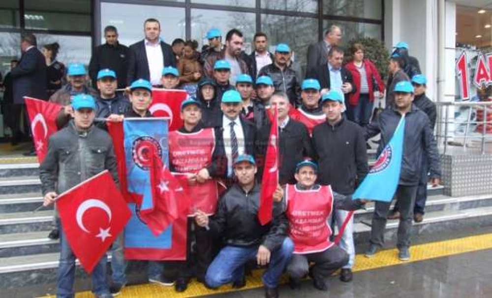 Metal İşçileri Meydana İndi