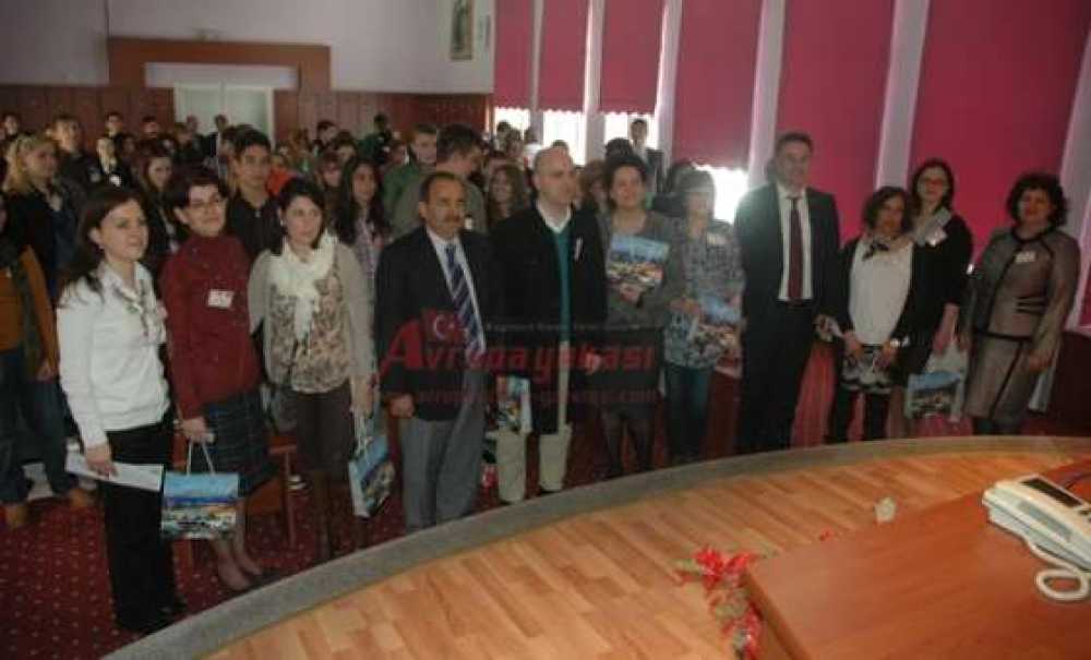 Konuk Öğretmen Ve Öğrenciler`den Okumuş`a Ziyaret