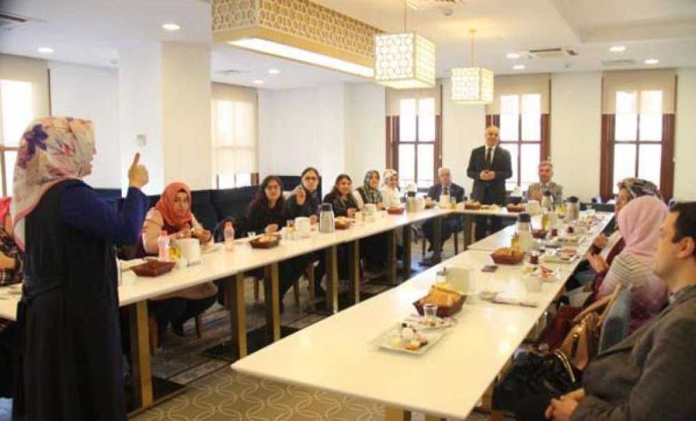 Çorlu Müftülüğü'nden İşitme Engelli Kursiyerlere Kahvaltı