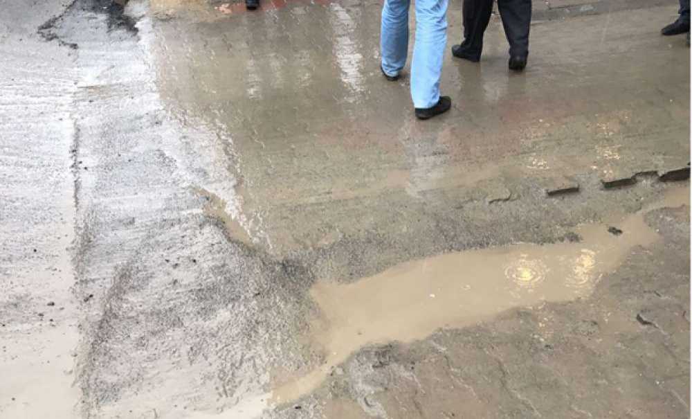 Ara Sokaklar Çamur İçinde