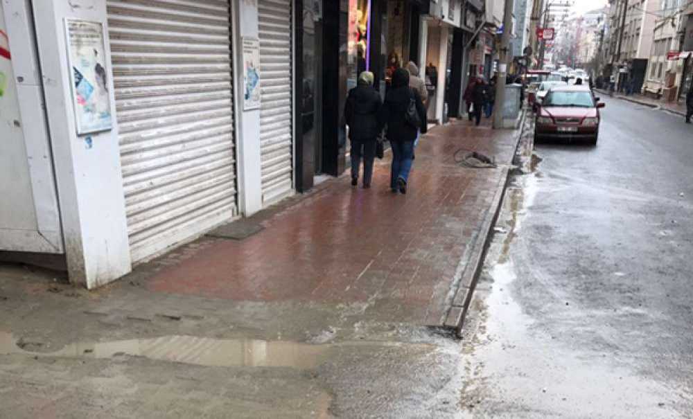 Ara Sokaklar Çamur İçinde