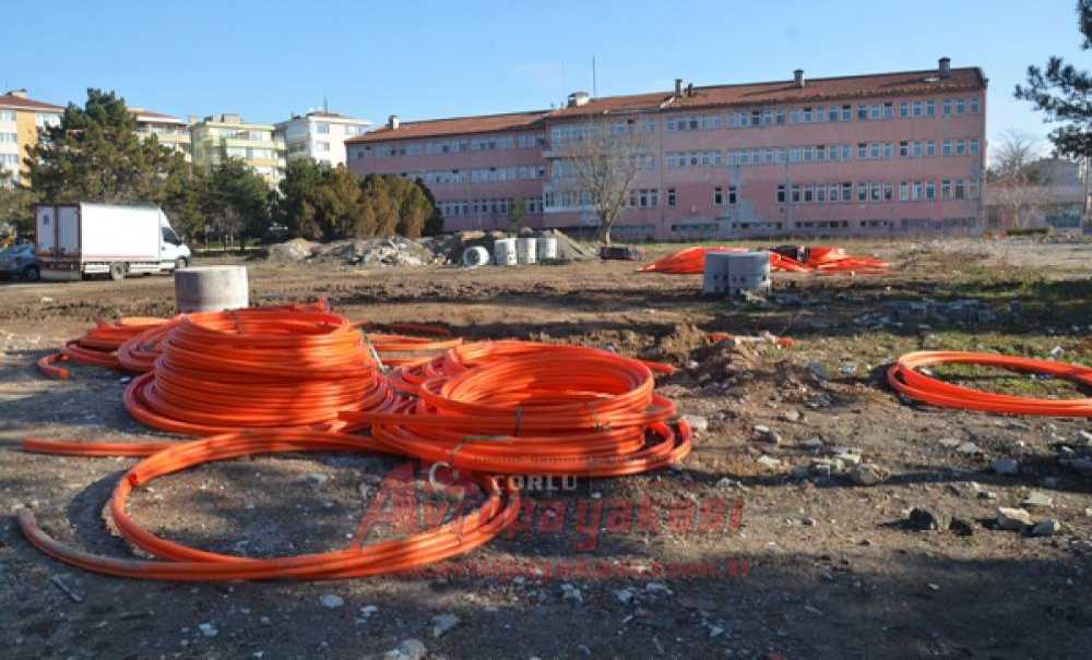 Park Beklerken Hafriyat Deposuna Döndü